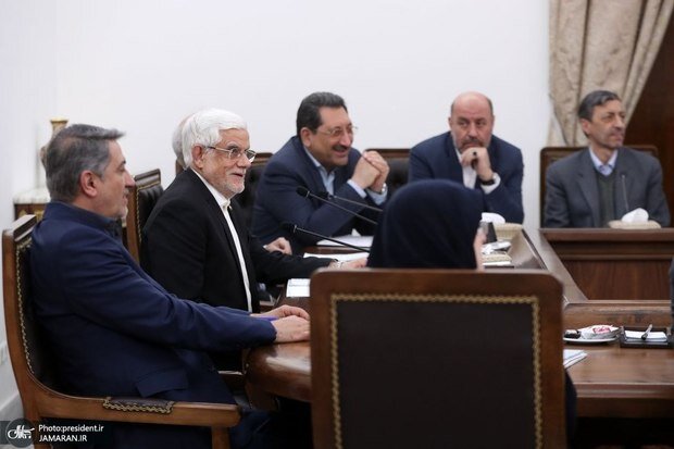 عارف: تعامل پایدار با نهادهای اجتماعی–اقتصادی اولویت دولت است / اجرای طرحهای کلان بدون نخبگان و نهادهای اجتماعی ممکن نیست عارف: تعامل پایدار با نهادهای اجتماعی–اقتصادی اولویت دولت است / اجرای طرحهای کلان بدون نخبگان و نهادهای اجتماعی ممکن نیست