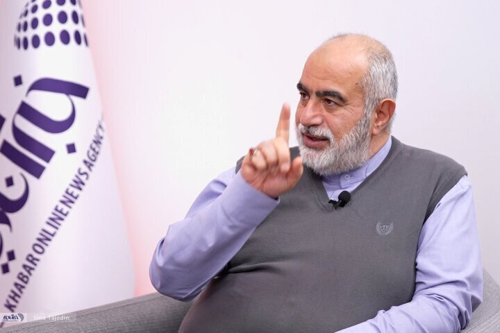 توییت عجیب آشنا درباره مذاکره کنندگان دیروز و امروز؛ این‌ها از جنس خودتان هستند ولی تحت ویندوز!